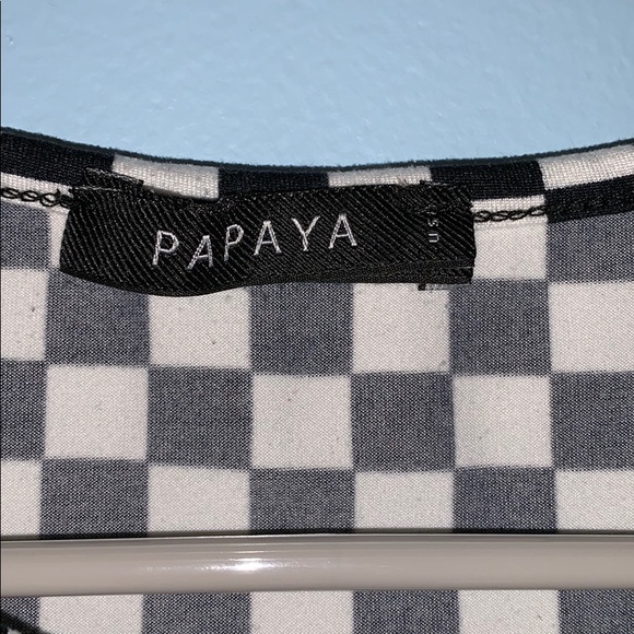 Checkered Print Crop Top - Picture 3 of 4